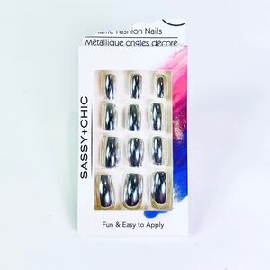Sassy + Chic Artificial Nails Set Silver Metallic Chrome - New